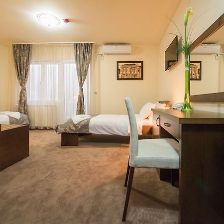 Garni Hotel Central Lux Крагуевац Екстериор снимка