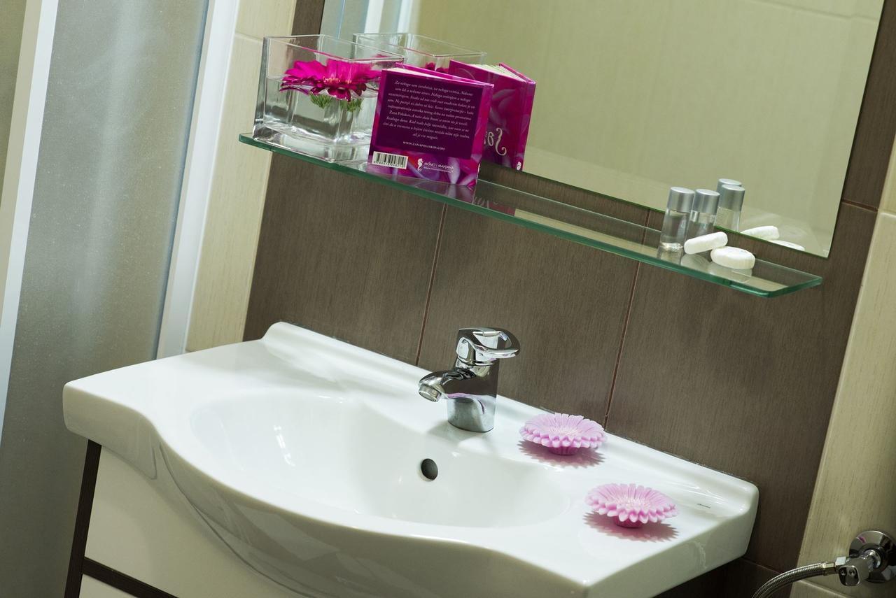 Garni Hotel Central Lux Крагуевац Екстериор снимка