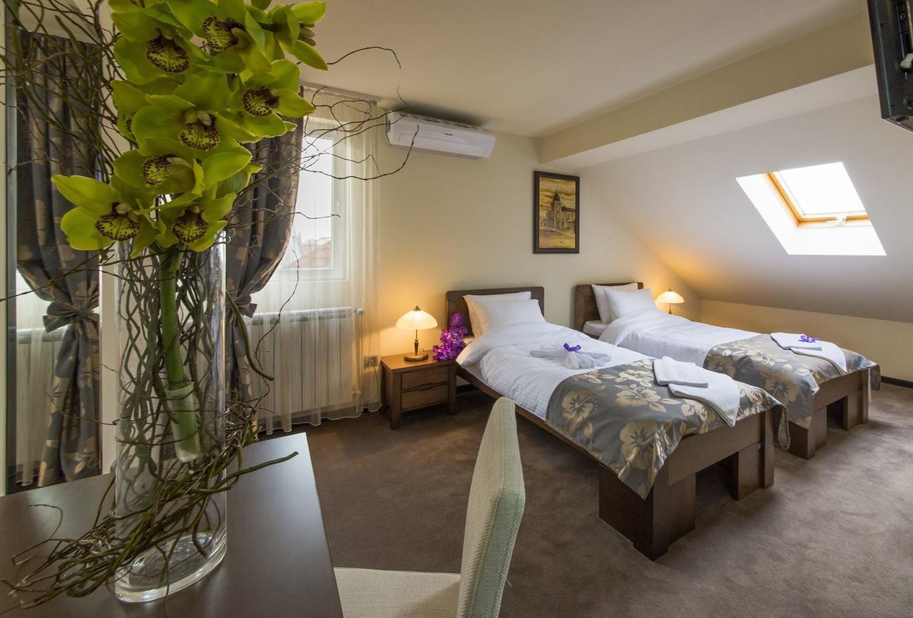 Garni Hotel Central Lux Крагуевац Екстериор снимка