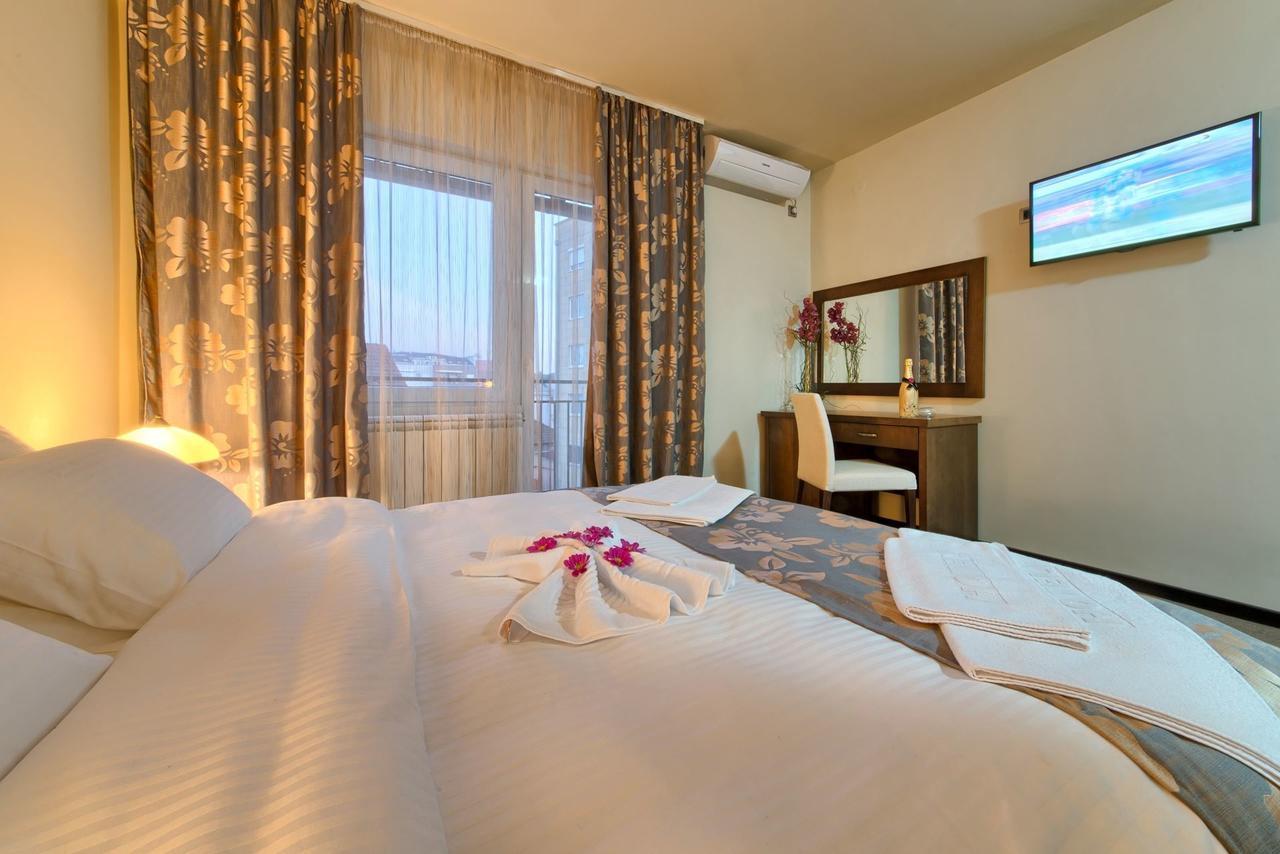 Garni Hotel Central Lux Крагуевац Екстериор снимка
