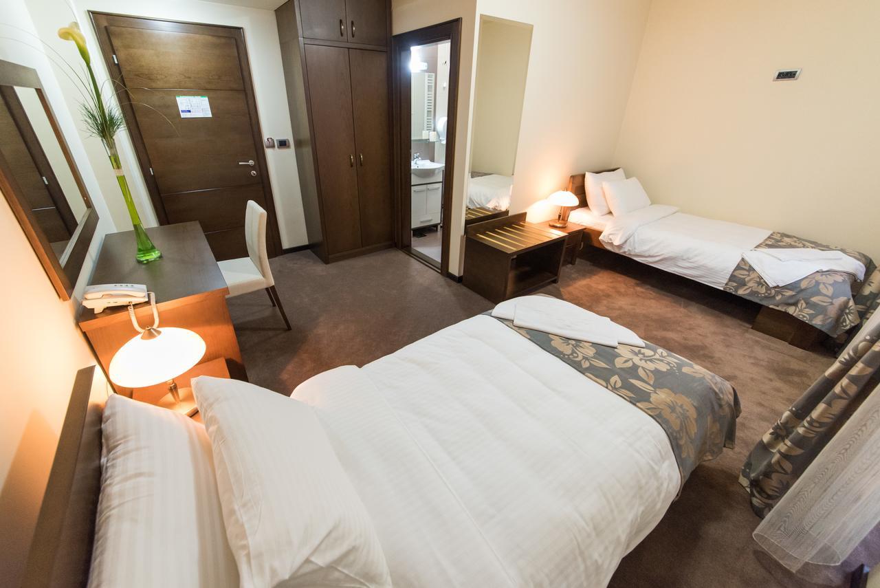 Garni Hotel Central Lux Крагуевац Екстериор снимка